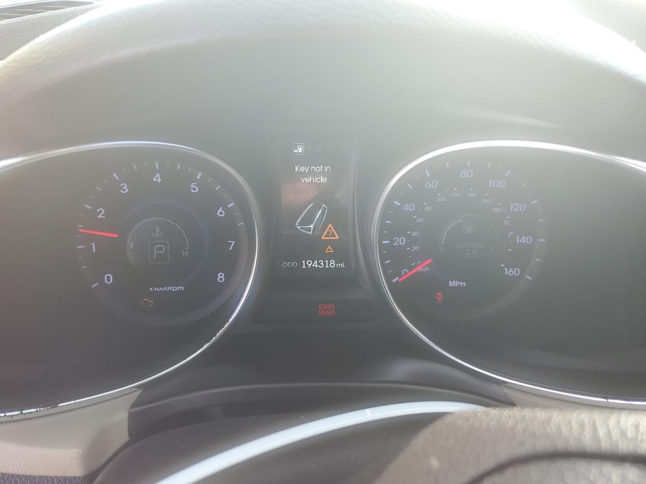 2013 Hyundai Santa Fe - Image 9