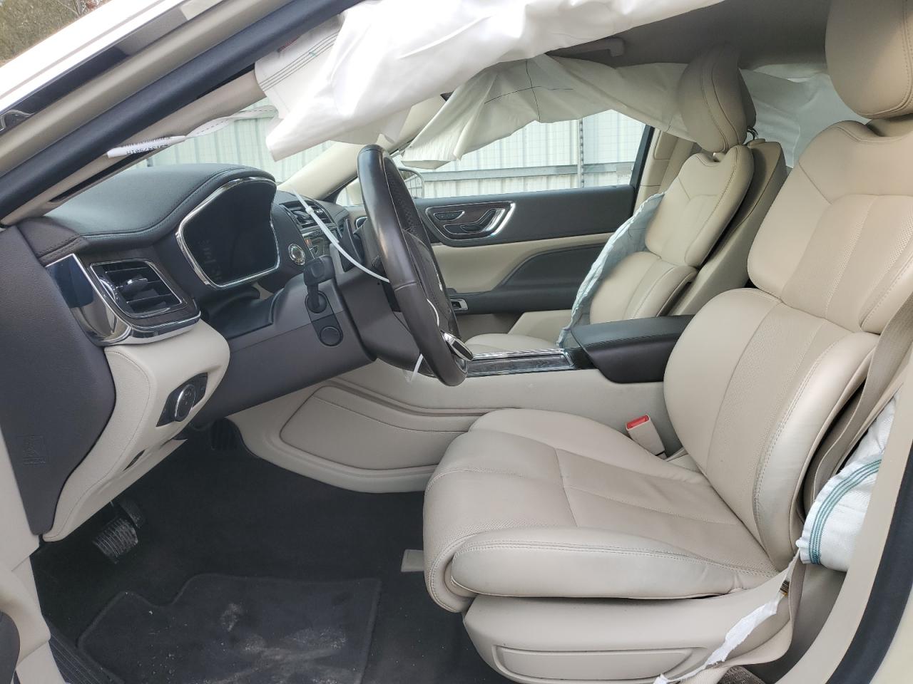 2018 Lincoln Continental - Image 7