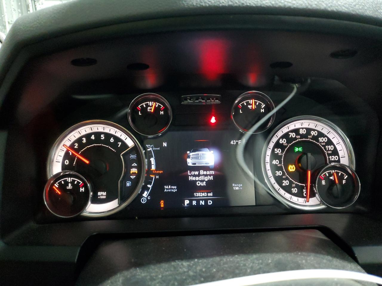 2018 RAM 1500 - Image 9