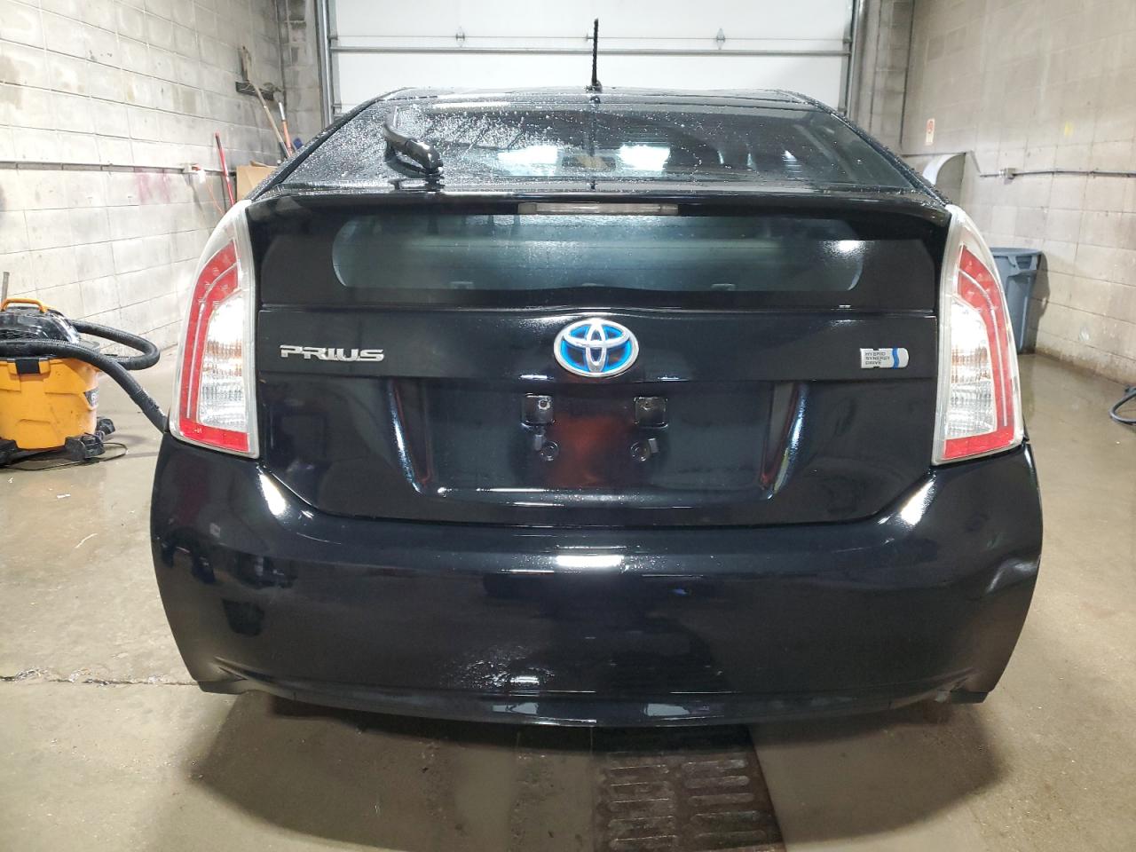 2012 Toyota Prius - Image 6
