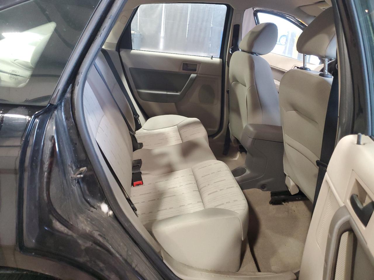 2010 Ford Focus - Image 10