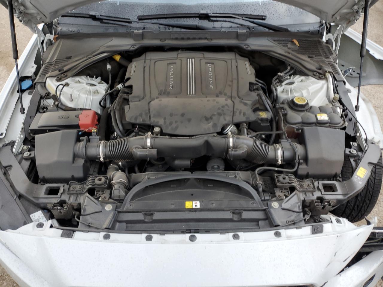 2017 Jaguar XE - Image 12