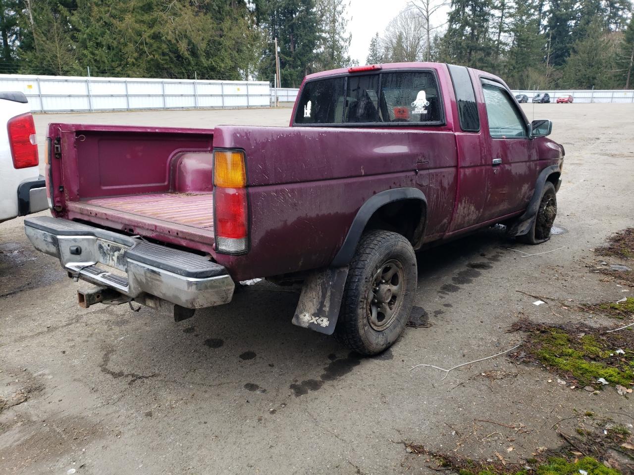 1995 Nissan Titan - Image 3