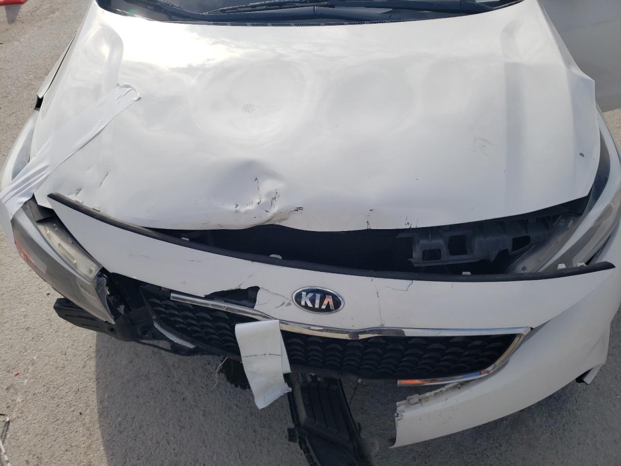 2017 Kia Forte - Image 13