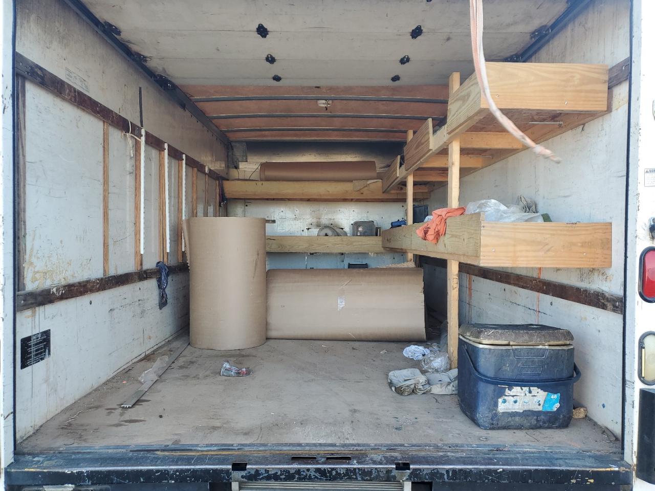 1999 GMC Savana - Image 10