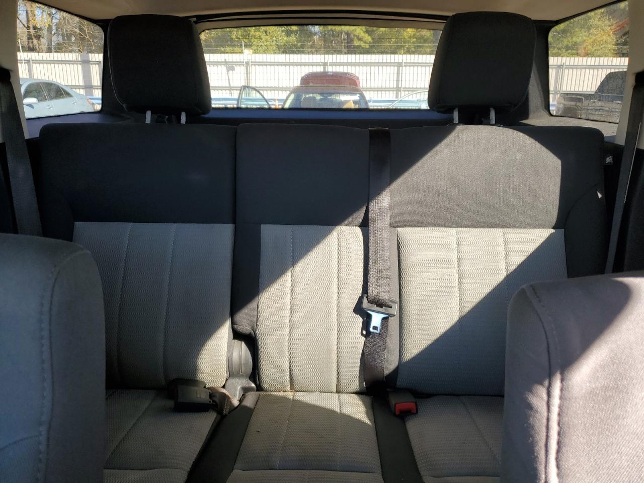 2008 Dodge Nitro - Image 10