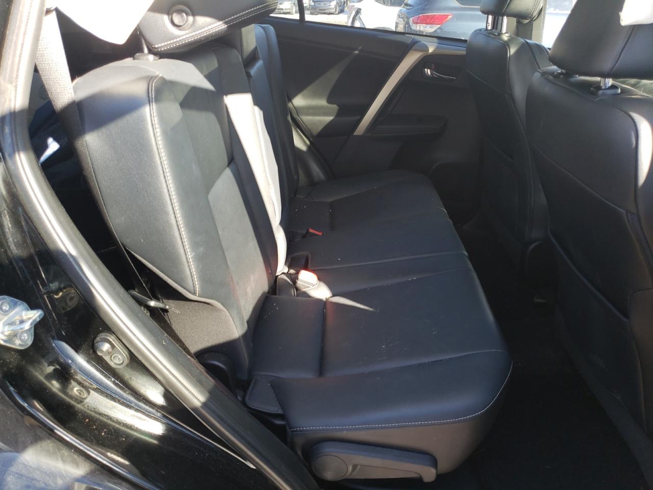 2015 Toyota RAV 4 - Image 10