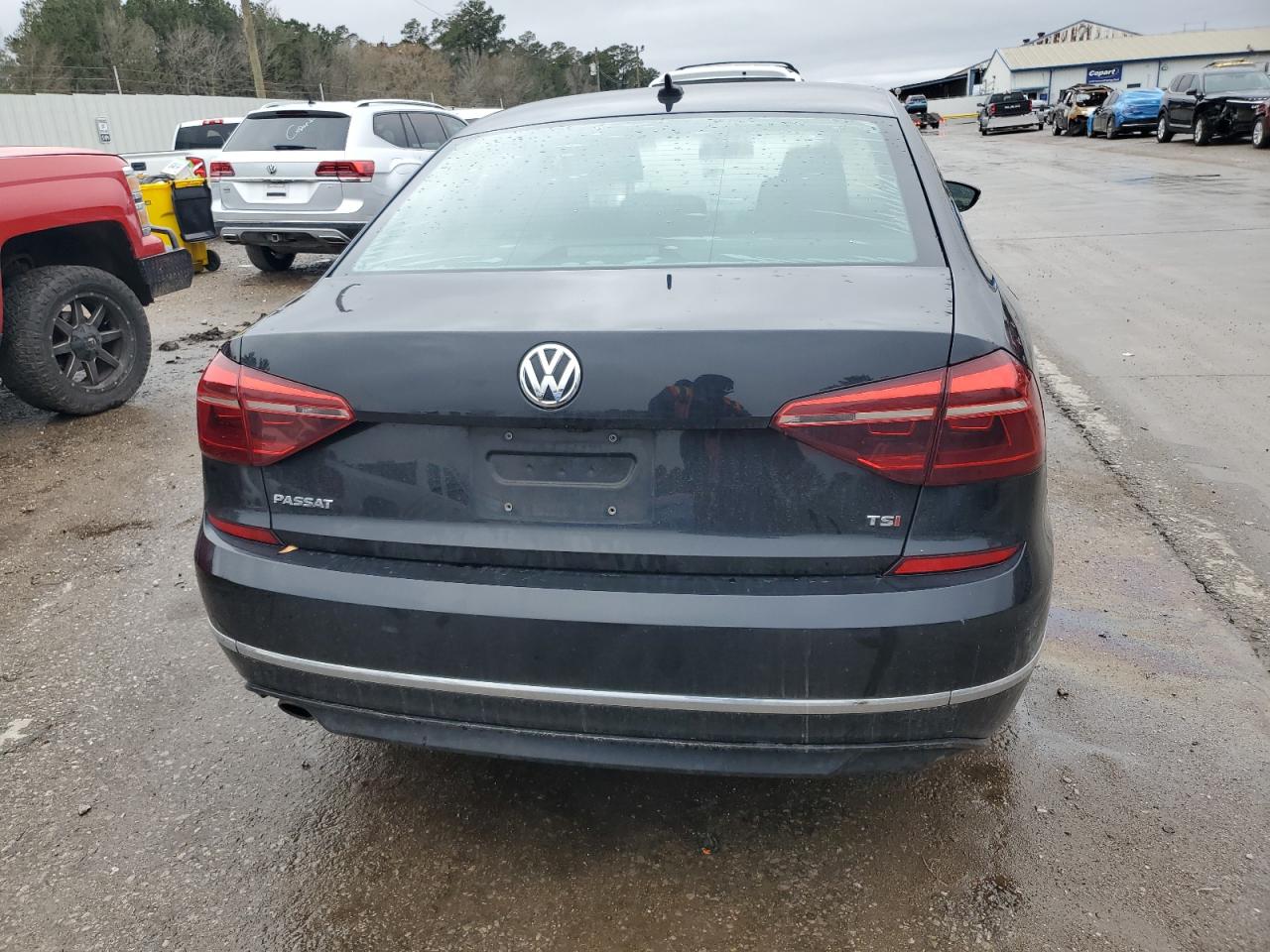 2018 Volkswagen Passat - Image 6