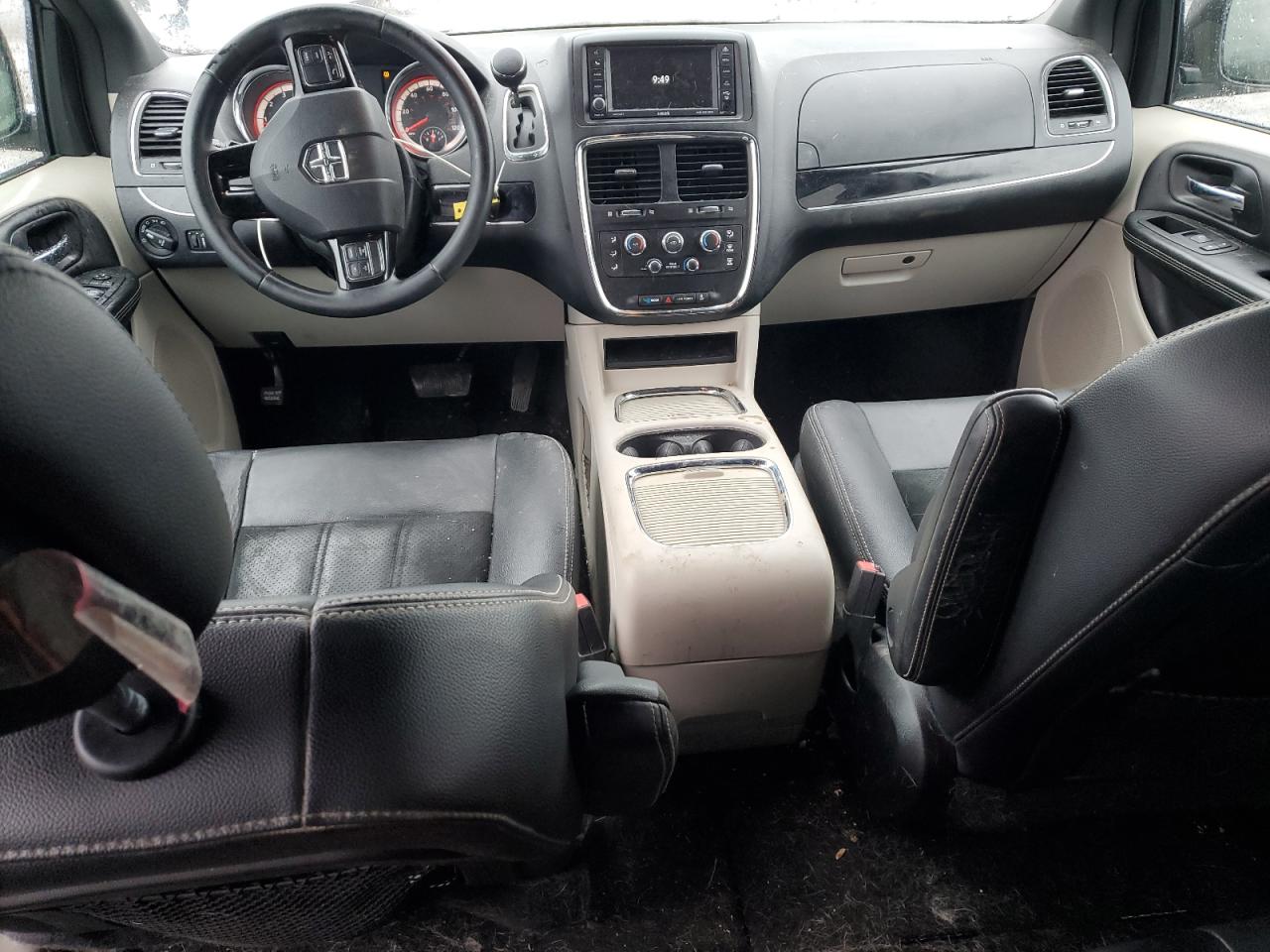 2017 Dodge Caravan - Image 8