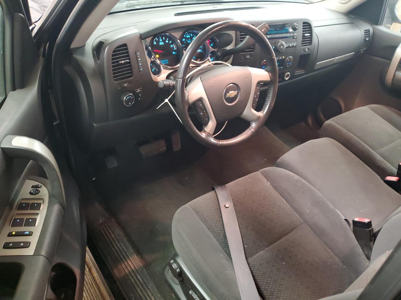 2008 Chevrolet Silverado - Image 8