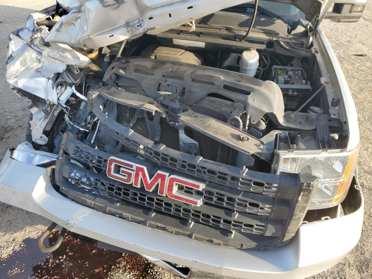 2011 GMC Sierra - Image 12