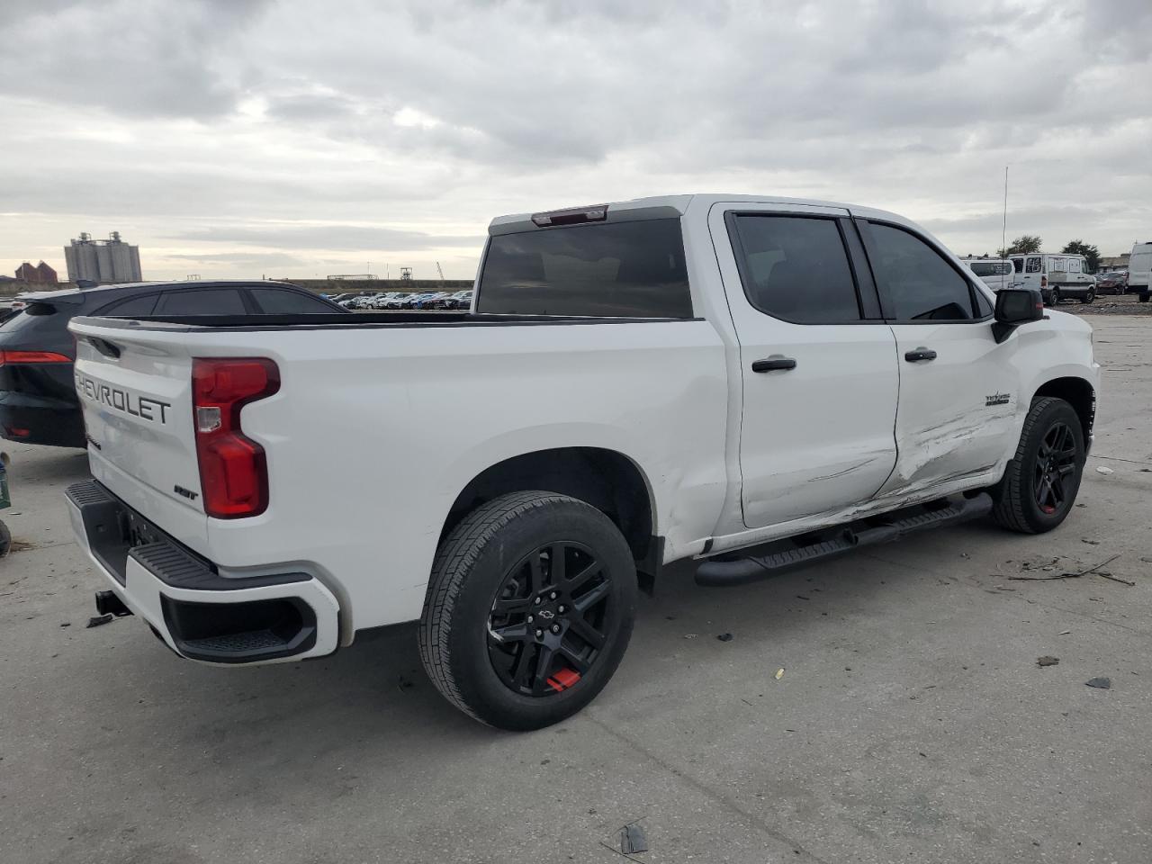 2021 Chevrolet Silverado - Image 3