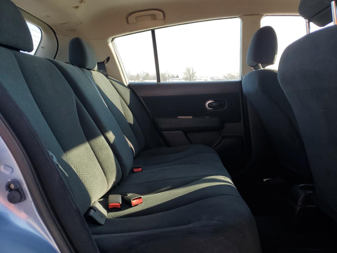 2011 Nissan Versa - Image 10
