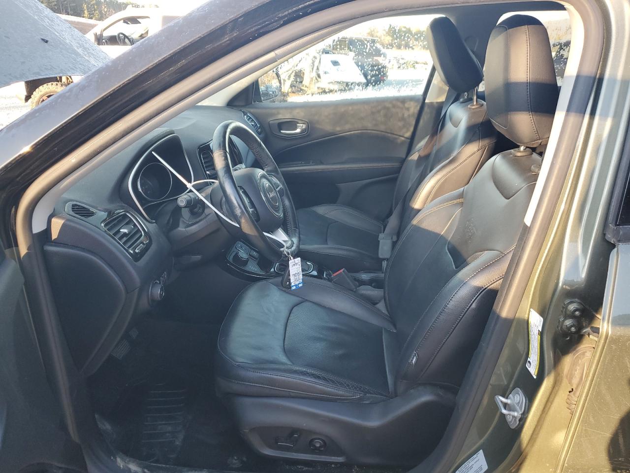 2018 Jeep Compass - Image 11