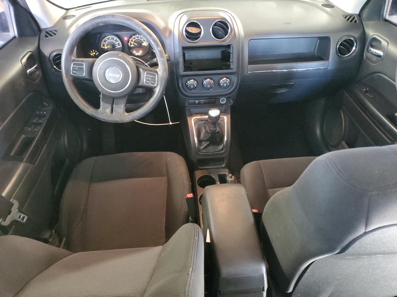 2015 Jeep Liberty (Patriot) - Image 8