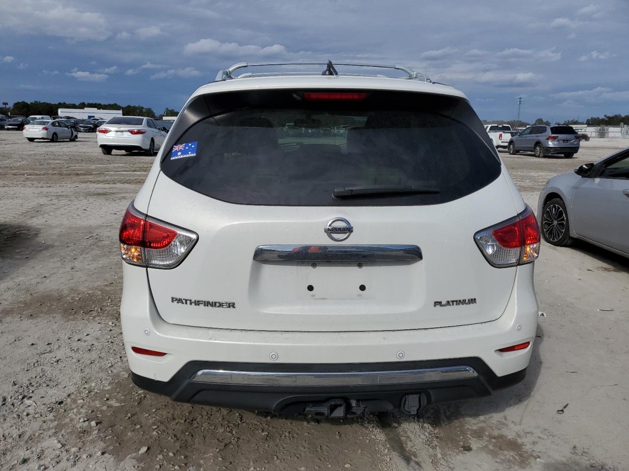 2014 Nissan Pathfinder - Image 6