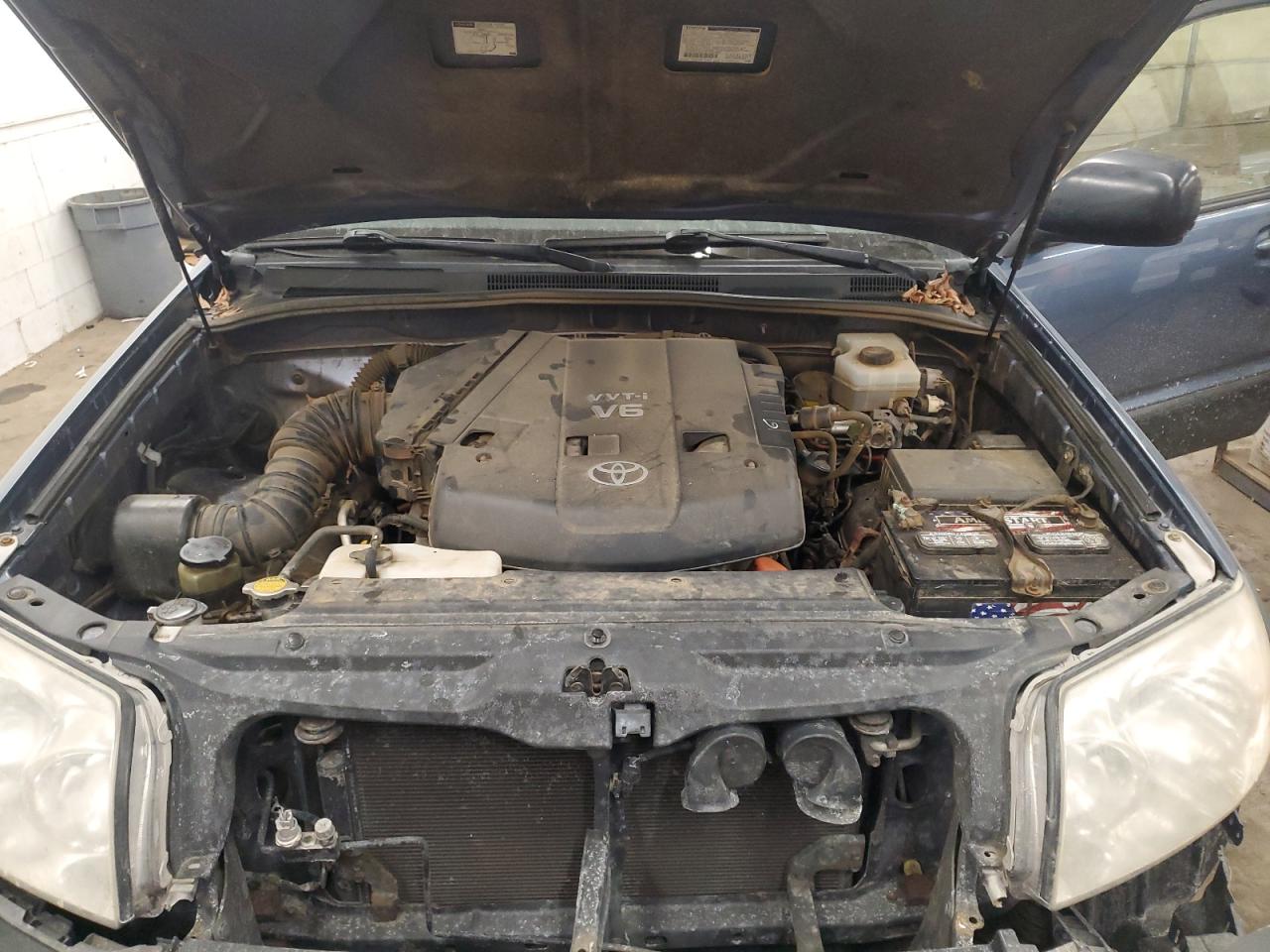 2003 Toyota 4Runner - Image 12