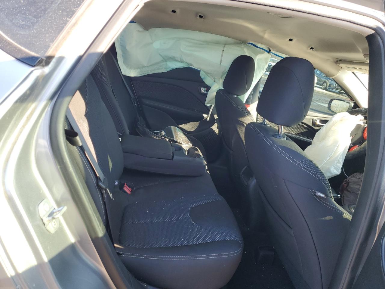 2016 Dodge Dart - Image 10