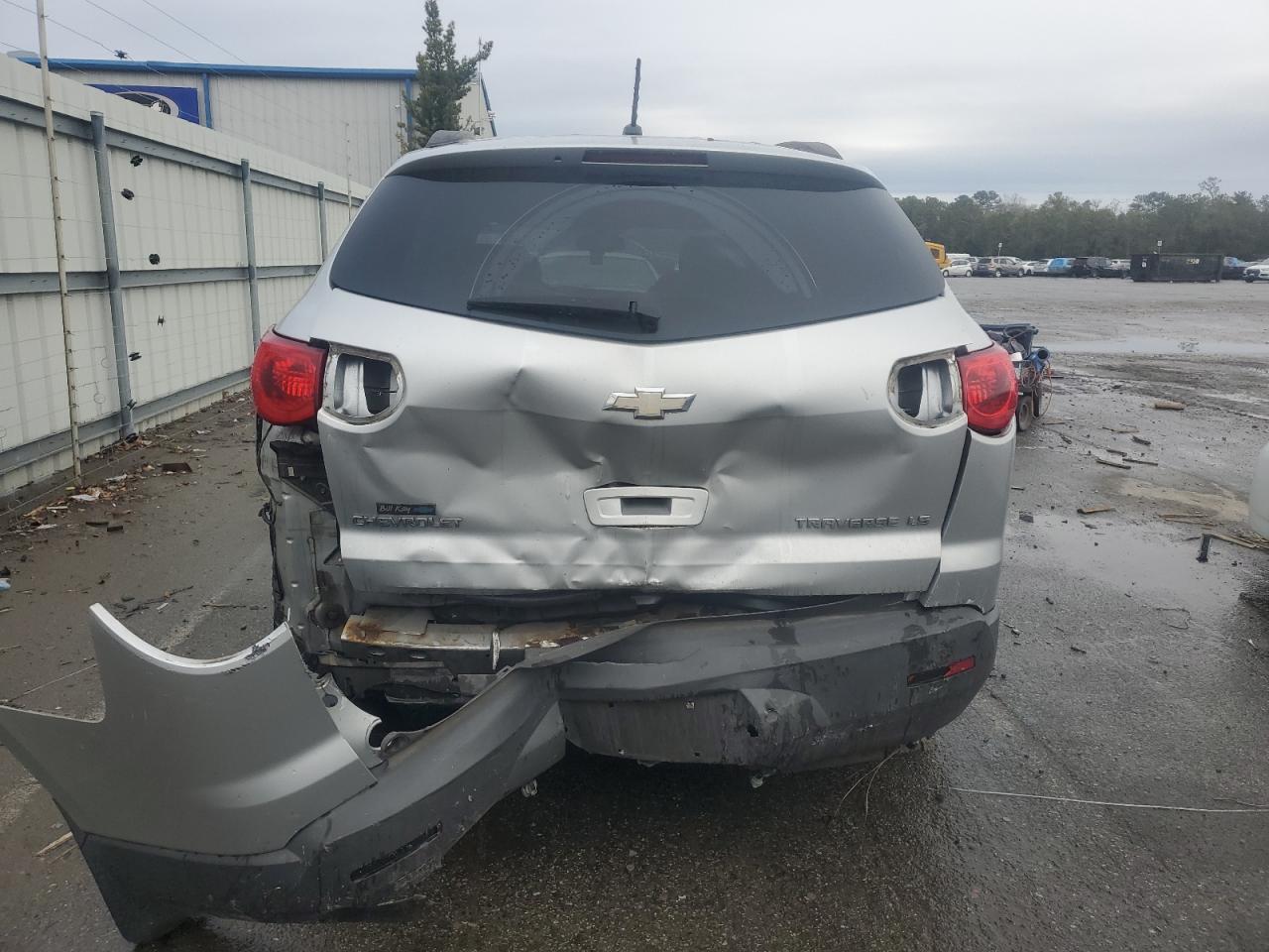 2009 Chevrolet Traverse - Image 6