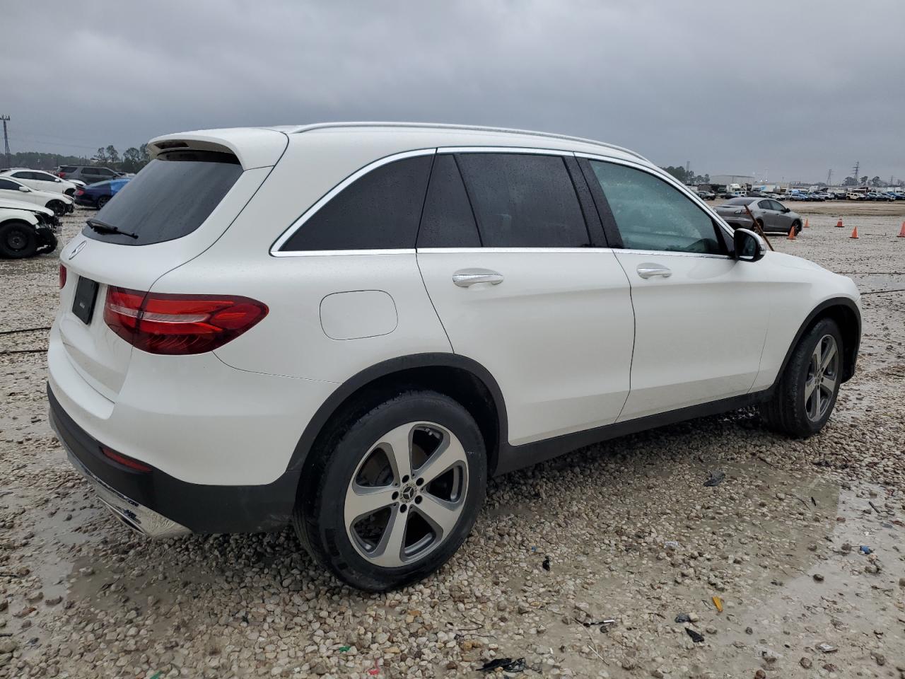 2017 Mercedes-Benz GLC - Image 3