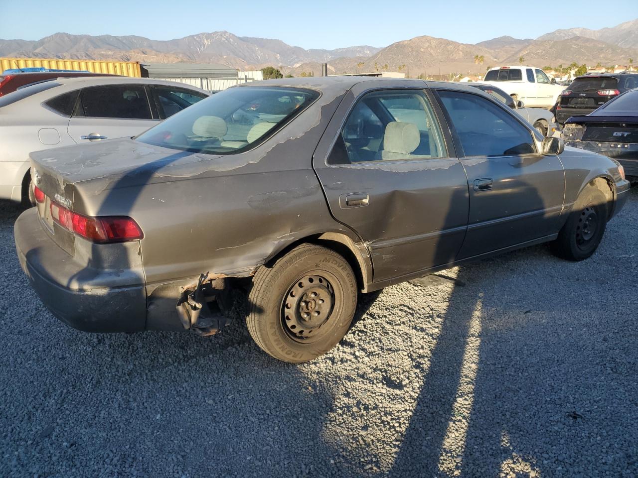 1998 Toyota Camry - Image 3