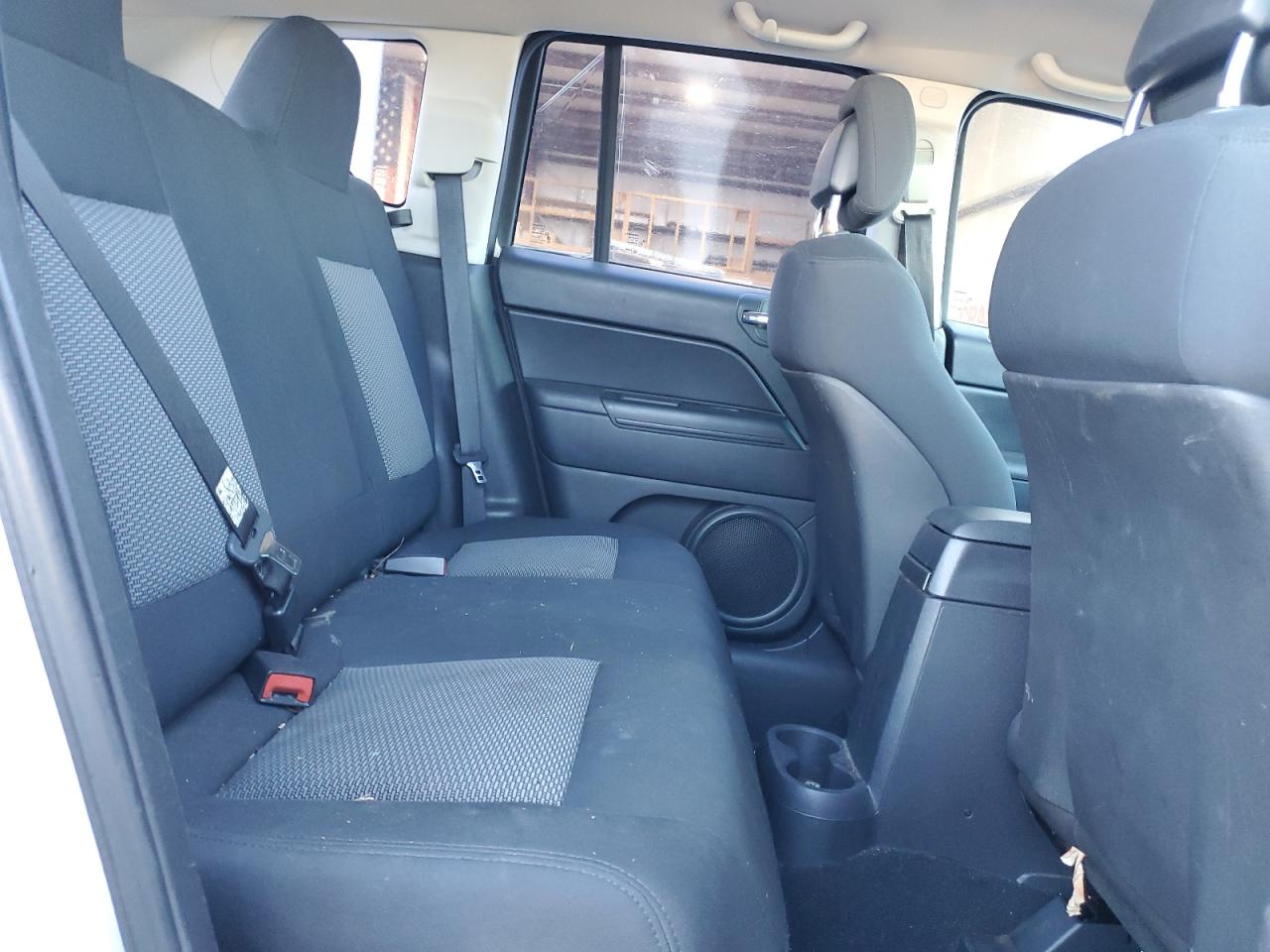 2010 Jeep Compass - Image 10