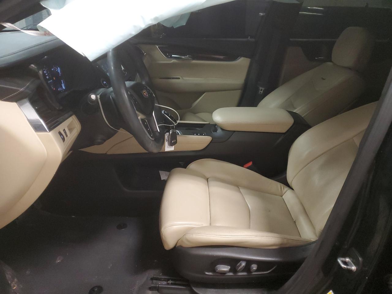 2017 Cadillac XT5 - Image 7