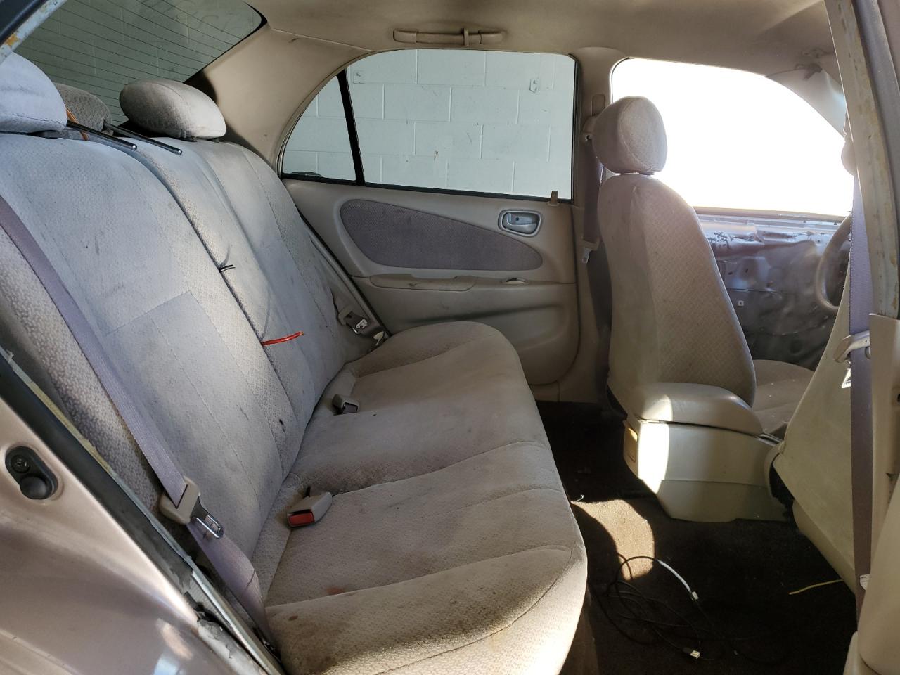 2000 Toyota Corolla - Image 10