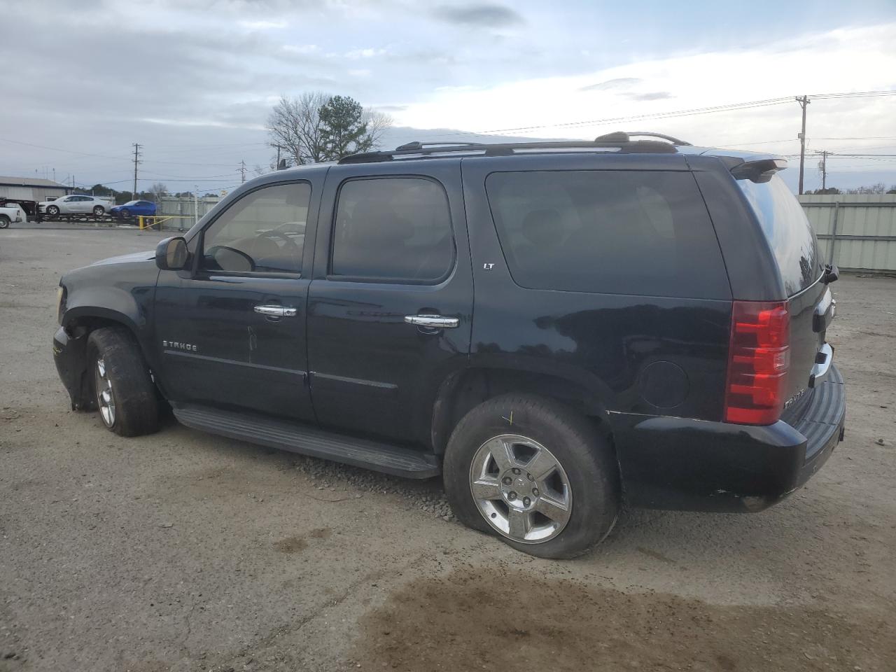 2007 Chevrolet Tahoe - Image 2