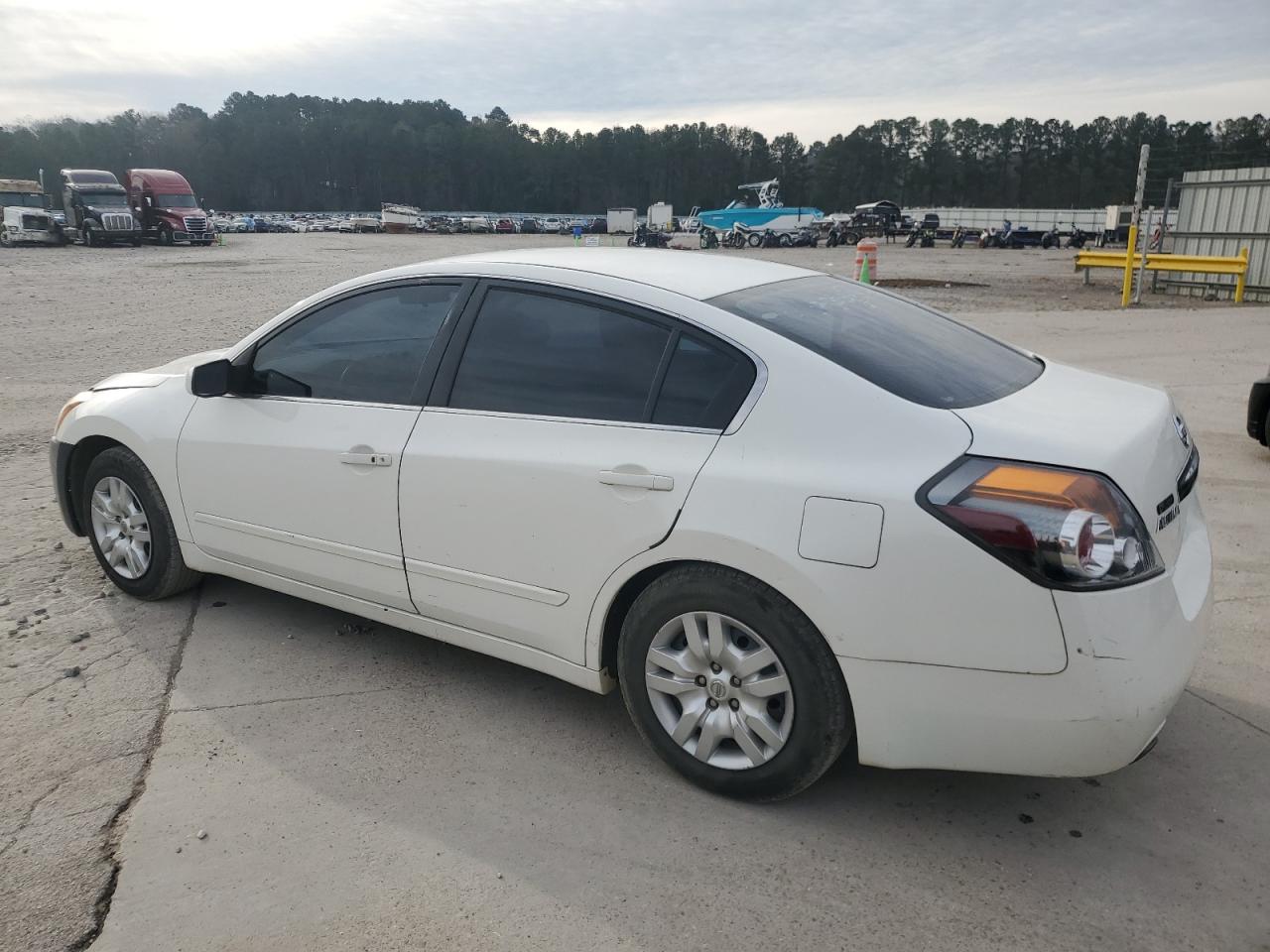 2011 Nissan Altima - Image 2