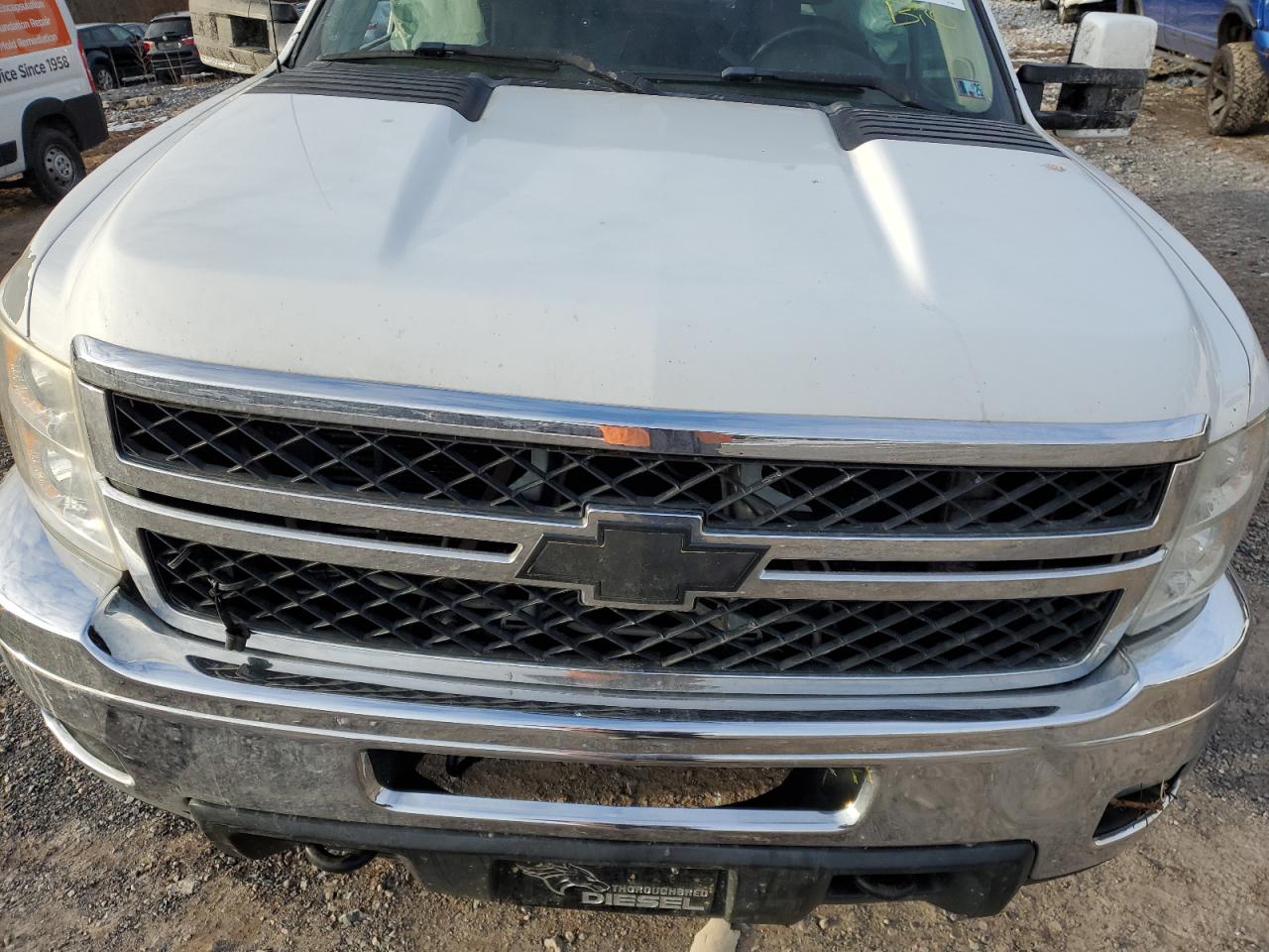 2011 Chevrolet Silverado - Image 11