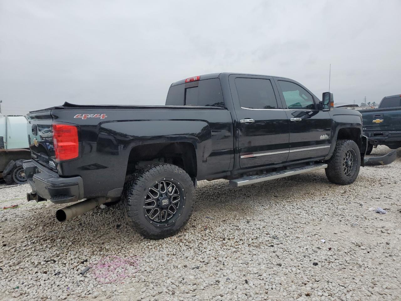 2015 Chevrolet Silverado - Image 3
