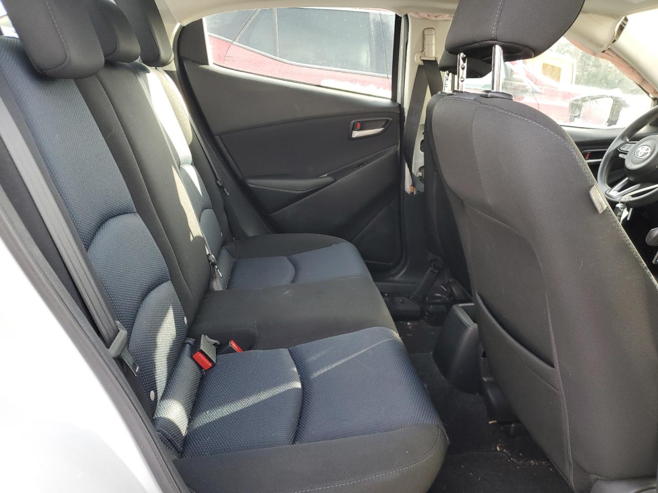 2019 Toyota Yaris - Image 10