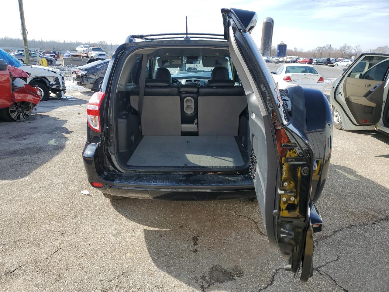2011 Toyota RAV 4 - Image 6
