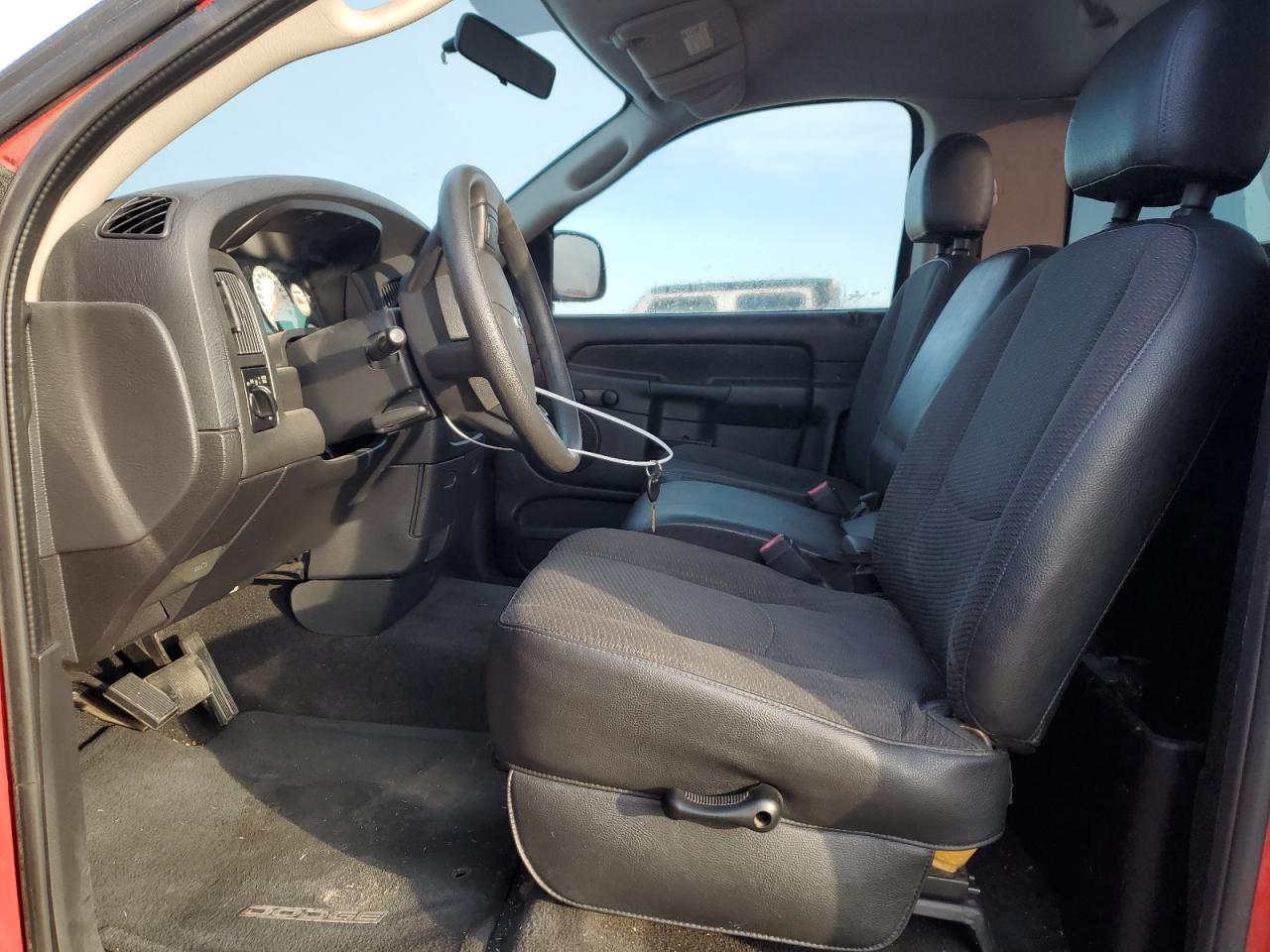 2005 Dodge RAM - Image 7
