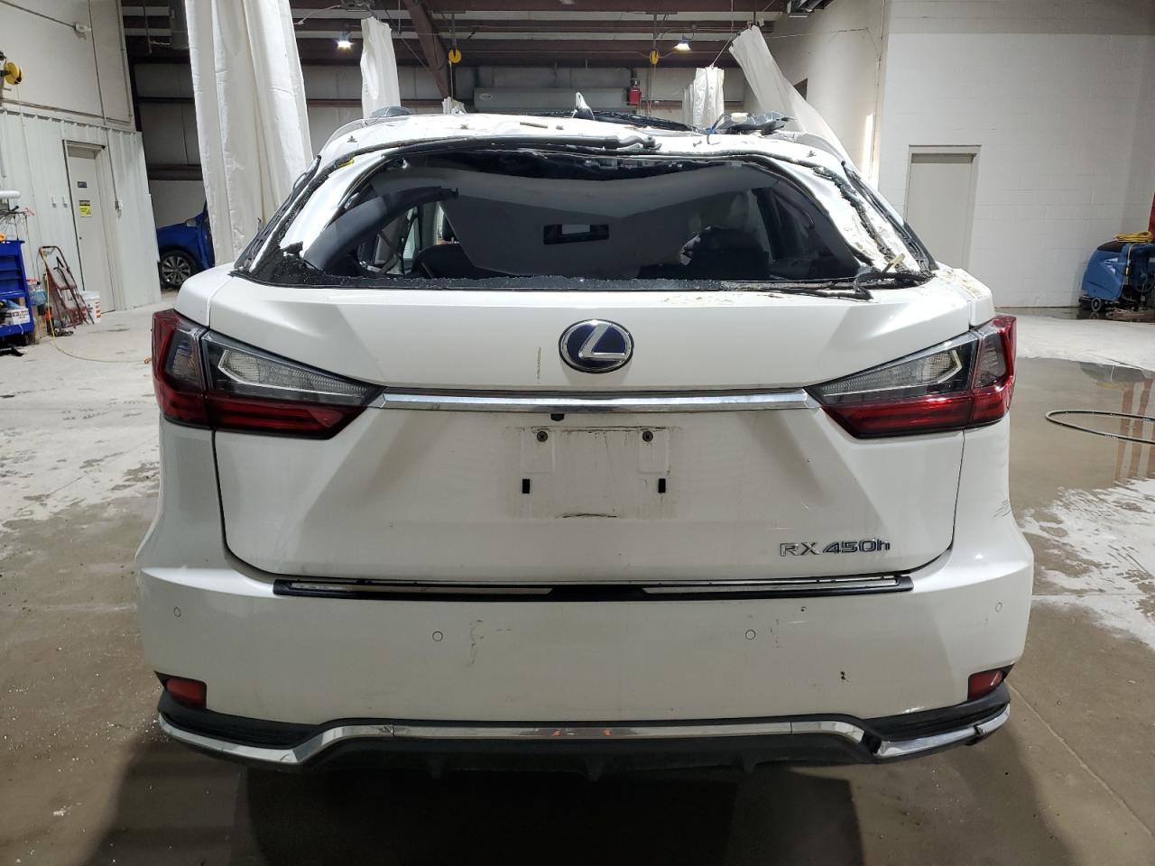 2020 Lexus RX - Image 6