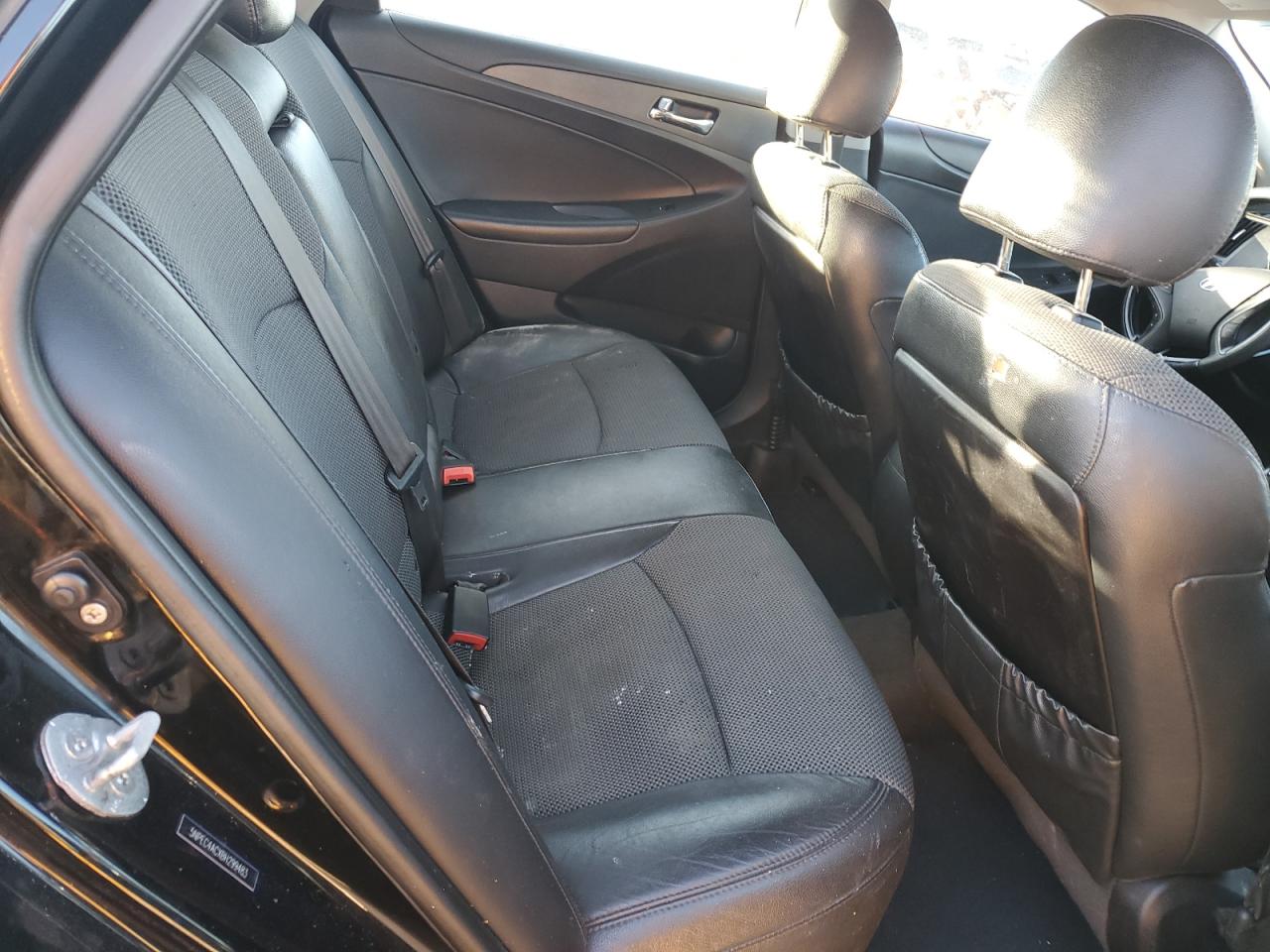 2011 Hyundai Sonata - Image 11