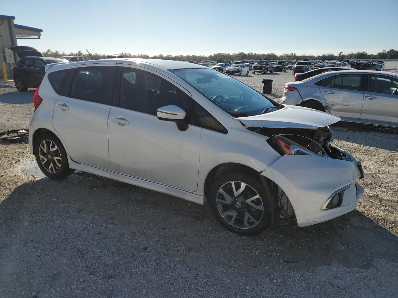 2016 Nissan Versa - Image 4