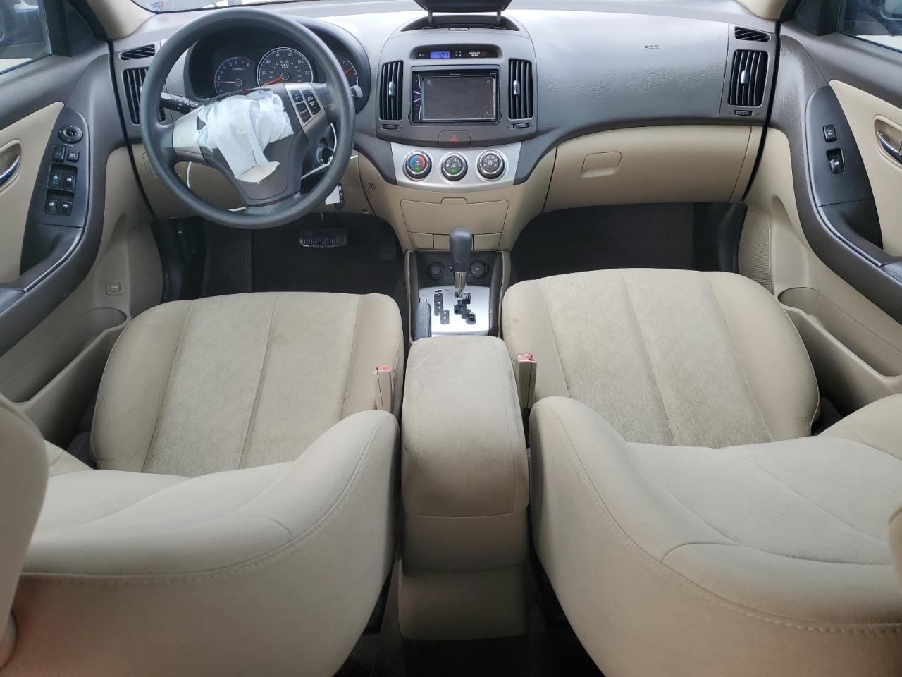 2010 Hyundai Elantra - Image 8