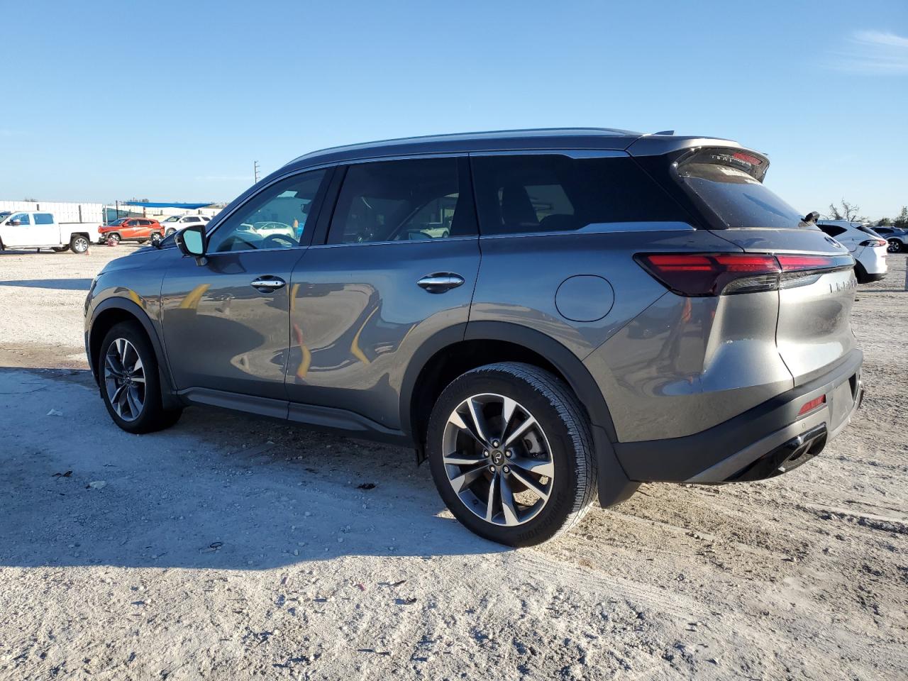 2024 Infiniti QX60 - Image 2