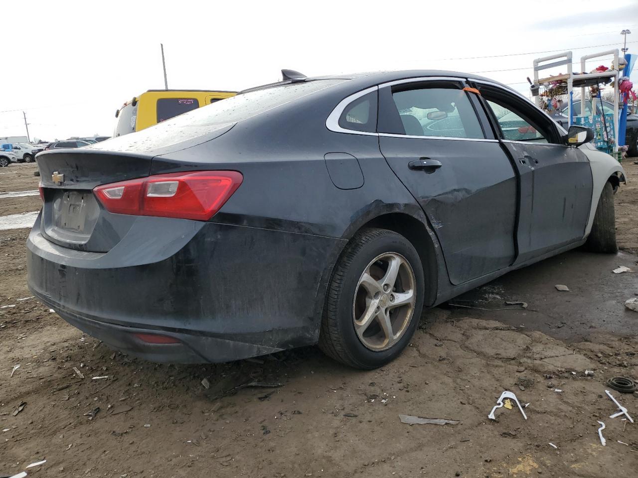 2018 Chevrolet Malibu - Image 3