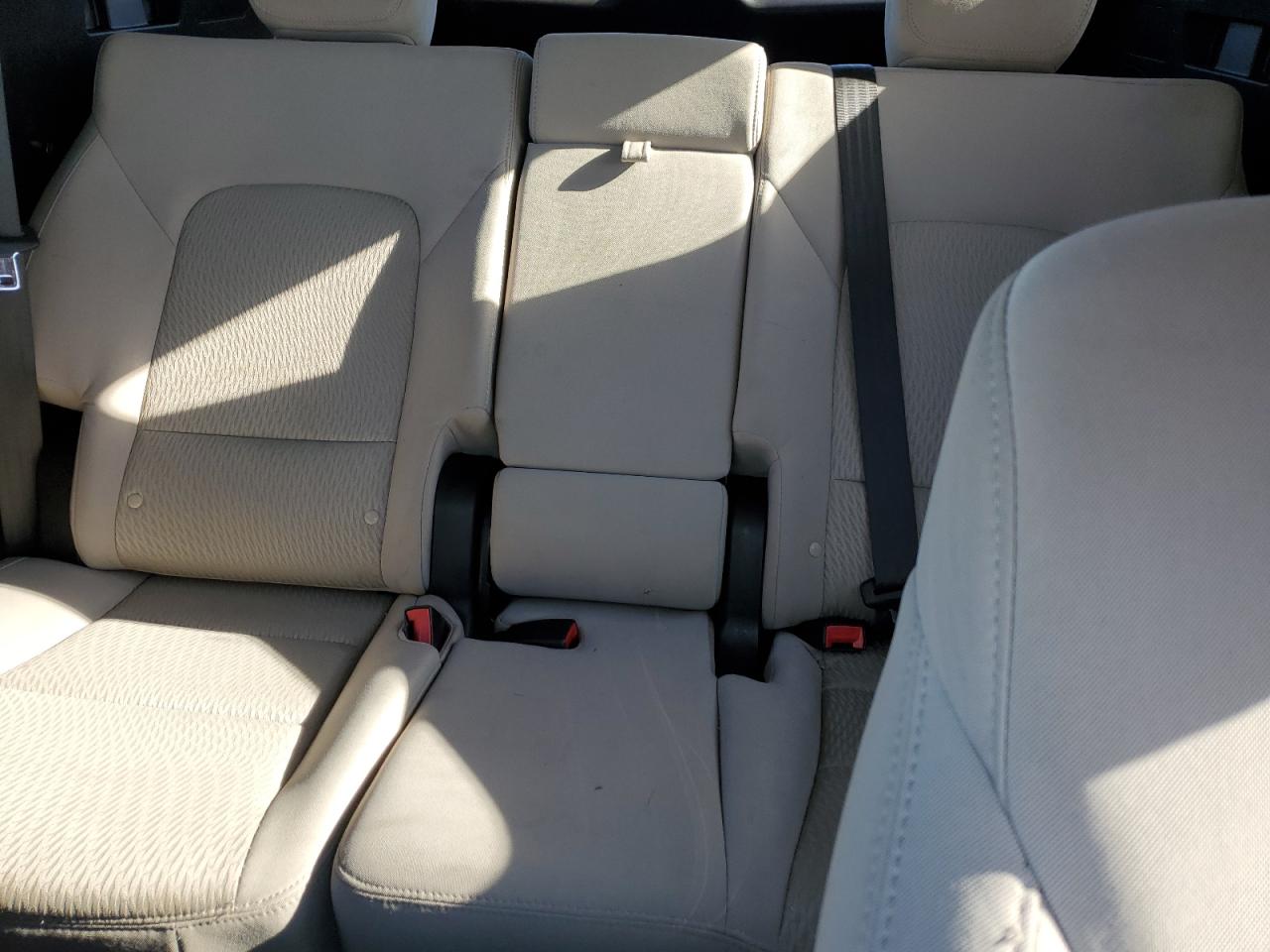 2018 Hyundai Santa Fe - Image 10