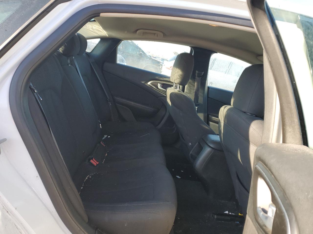 2017 Chrysler 200 - Image 11