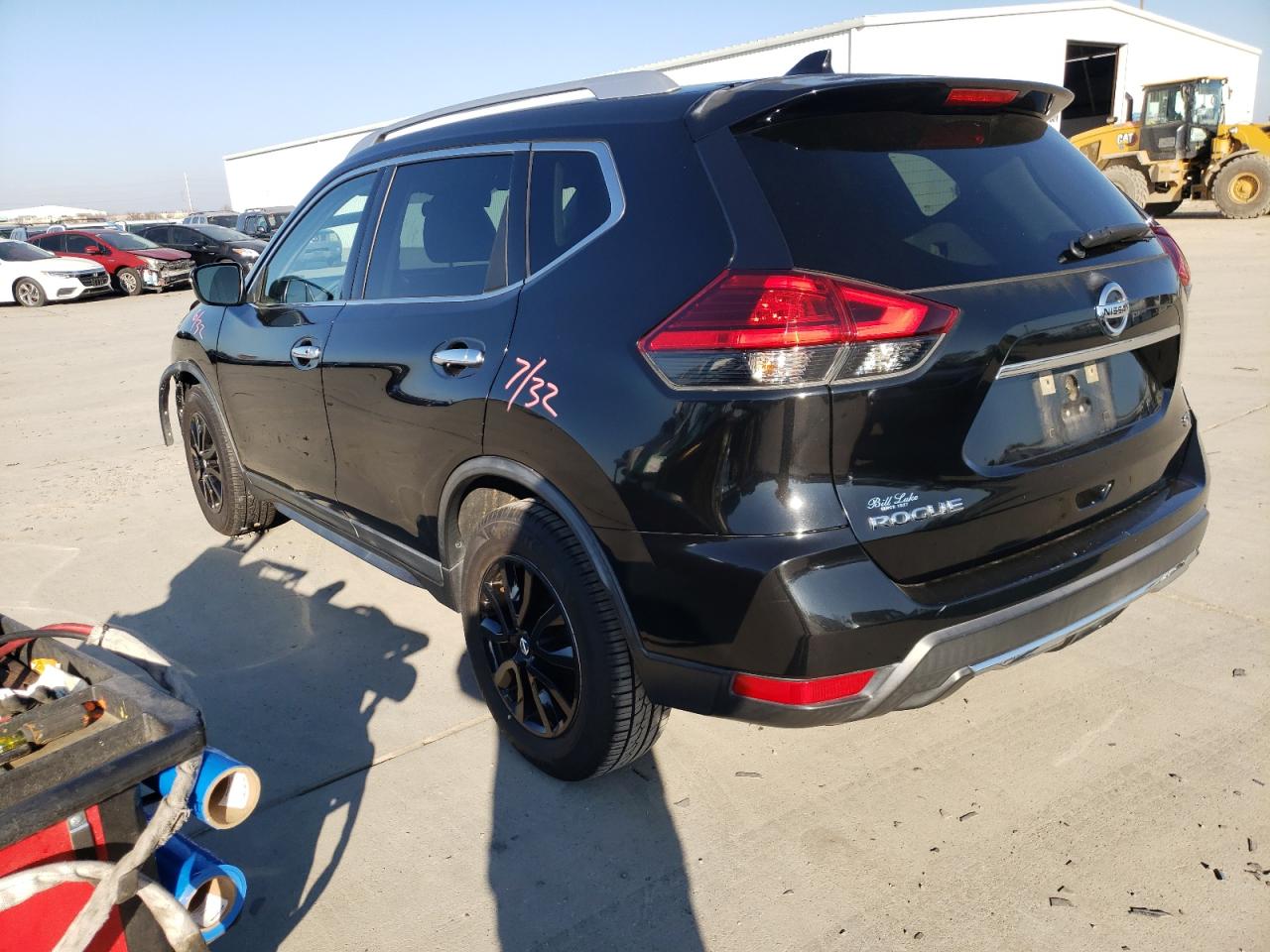 2017 Nissan Rogue - Image 2