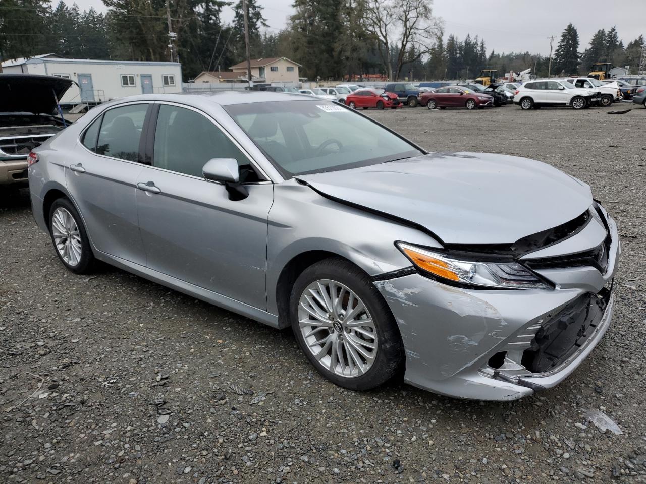 VIN 4T1B11HK2JU511250 2018 TOYOTA CAMRY no.4