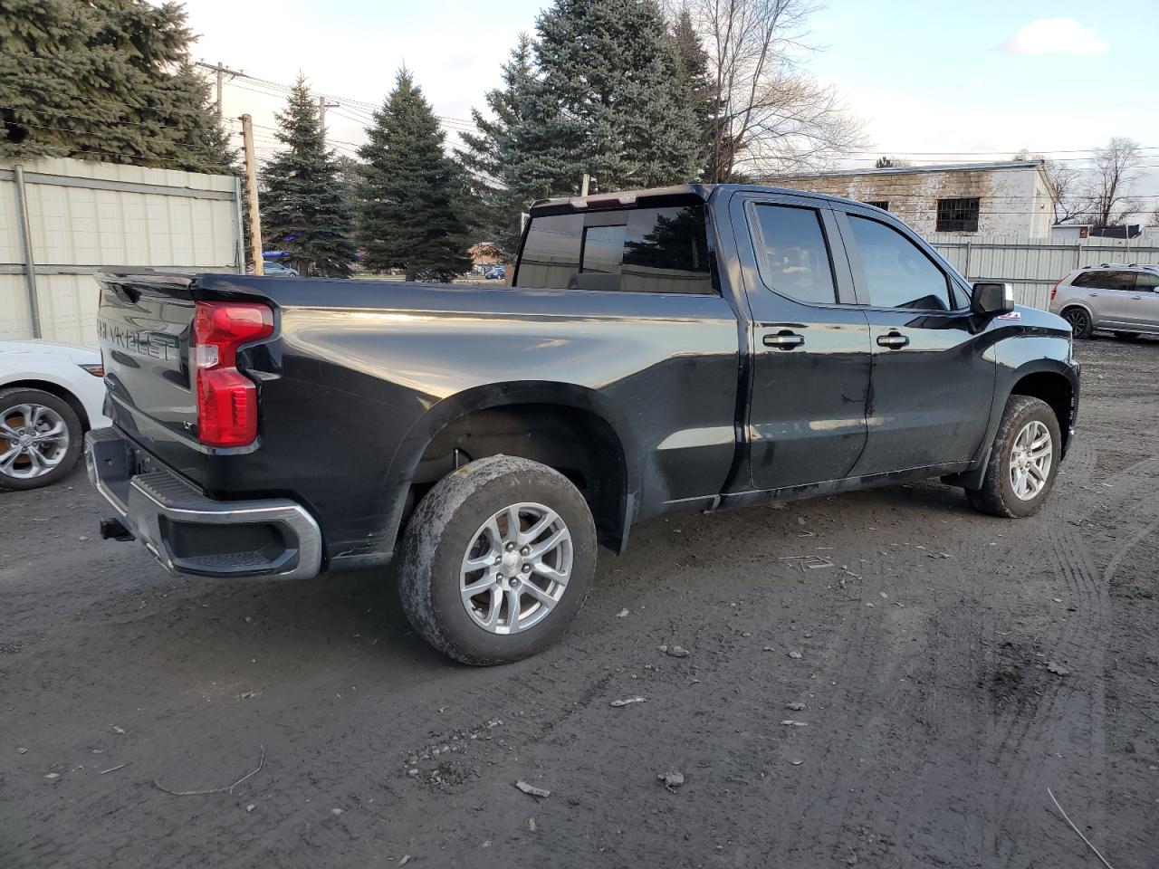 2019 Chevrolet Silverado - Image 3