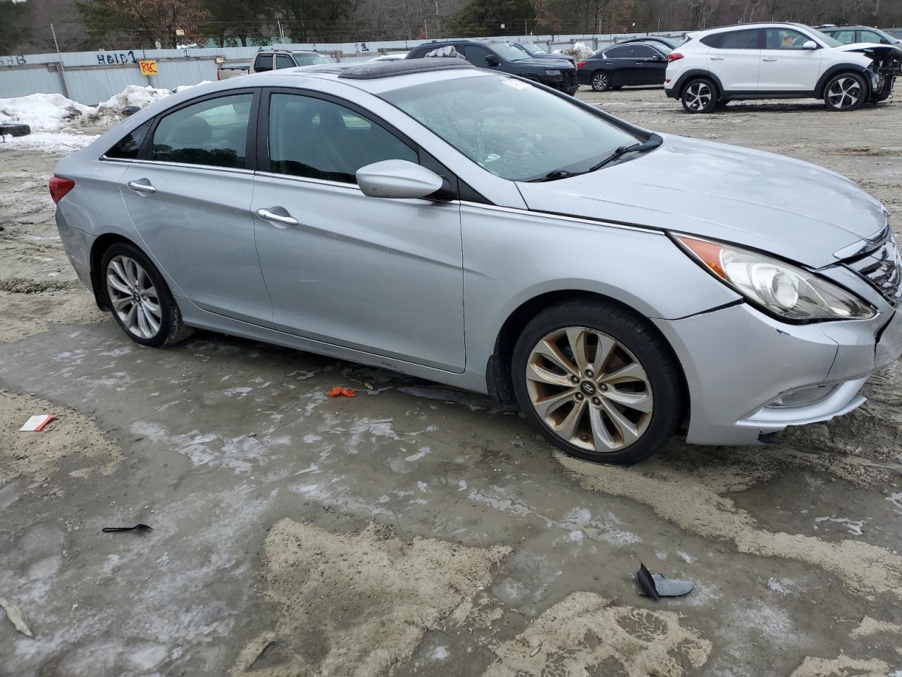 2012 Hyundai Sonata - Image 4