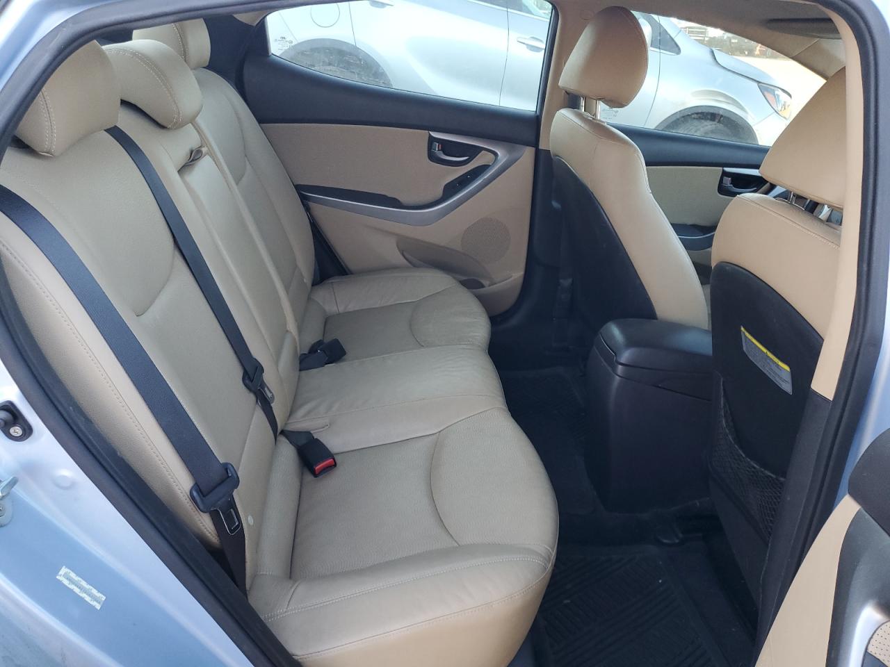 2013 Hyundai Elantra - Image 10