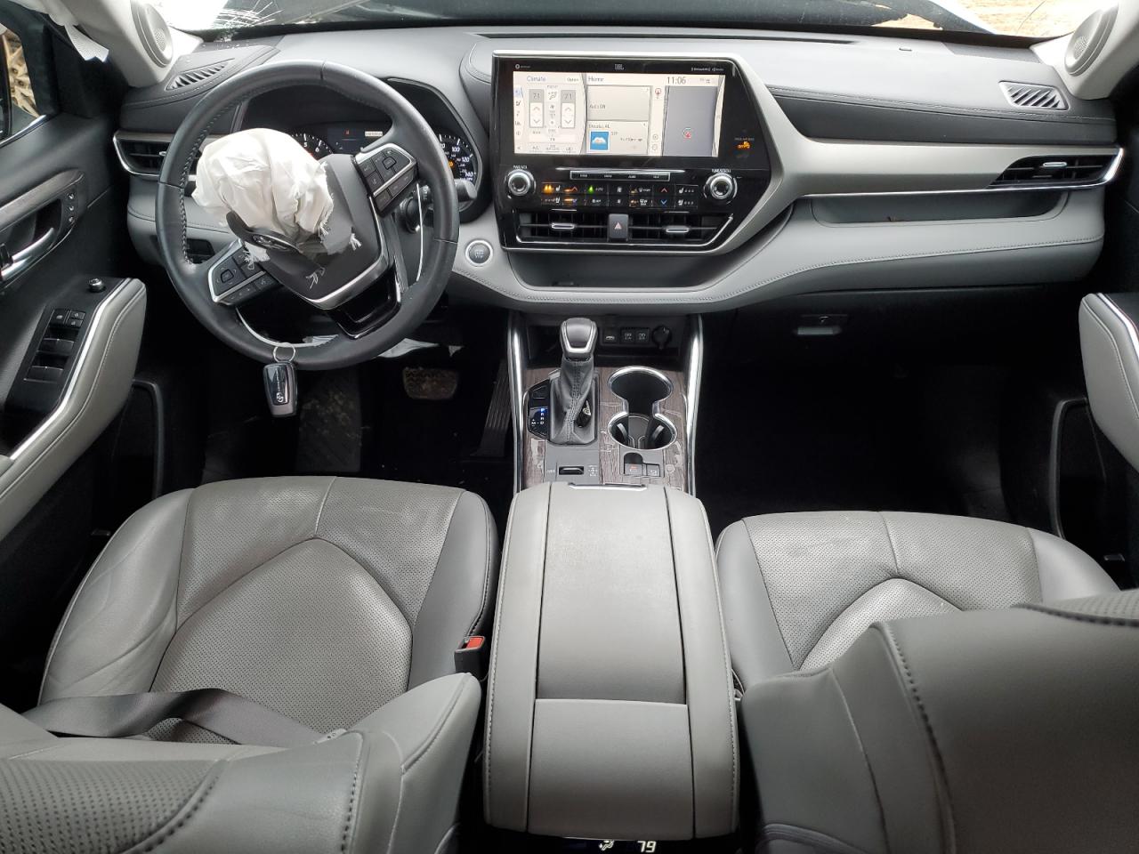 2021 Toyota Highlander - Image 8