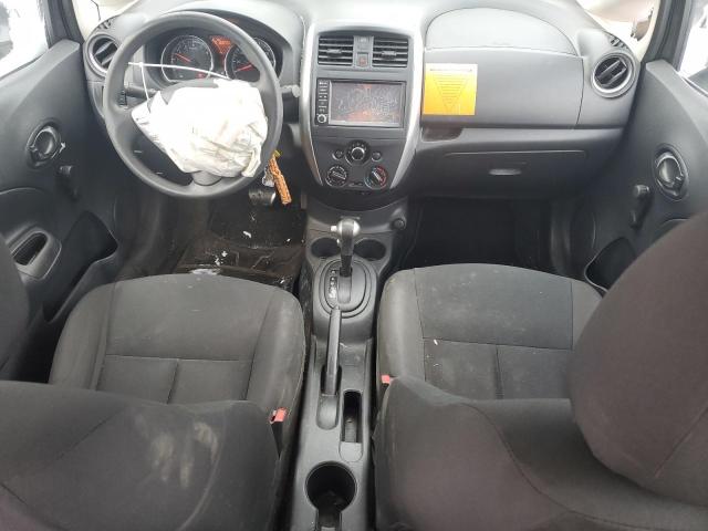  NISSAN VERSA 2018 Серебристый